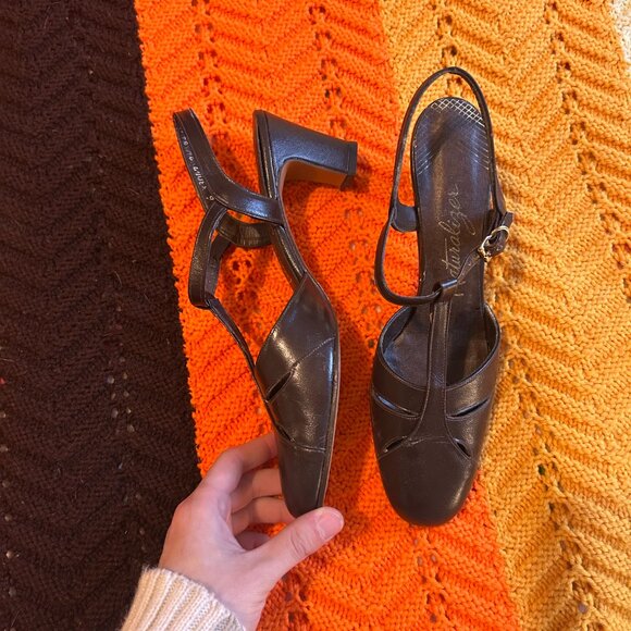 1970s Naturalizer Brown Leather T-bar Roman Mary Jane sandal heels- made in Cana - Picture 1 of 11